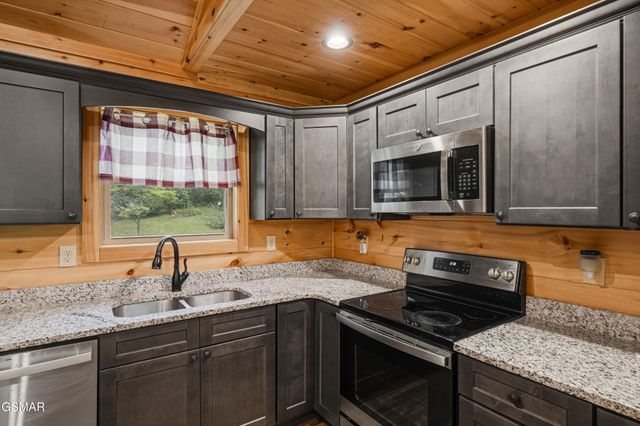 4923 Cote Way, Cosby, TN 37722