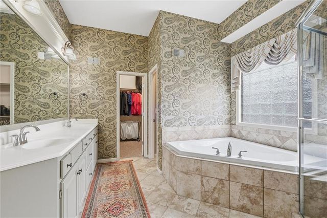 8813 W 160th Street, Overland Park, KS 66083