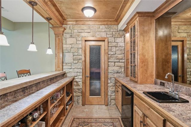 8813 W 160th Street, Overland Park, KS 66083