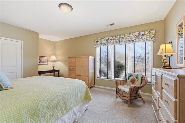 8813 W 160th Street, Overland Park, KS 66083