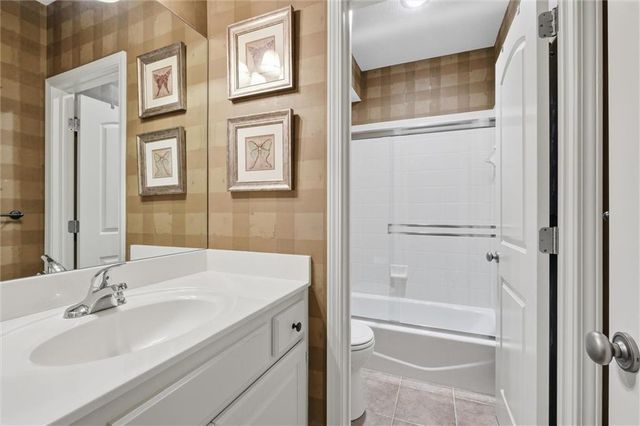 8813 W 160th Street, Overland Park, KS 66083