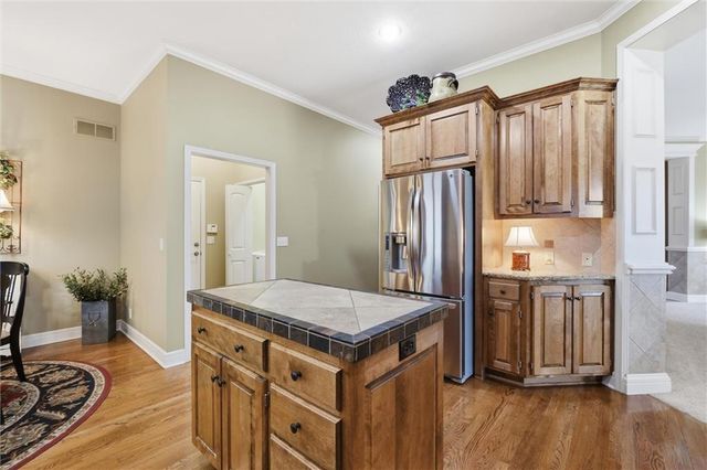 8813 W 160th Street, Overland Park, KS 66083
