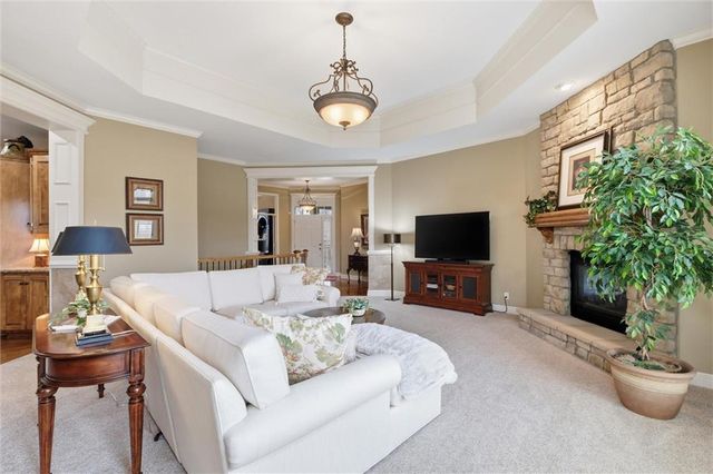 8813 W 160th Street, Overland Park, KS 66083