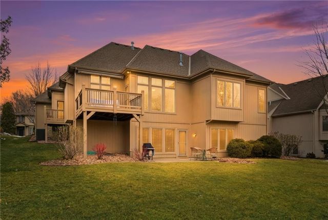 8813 W 160th Street, Overland Park, KS 66083