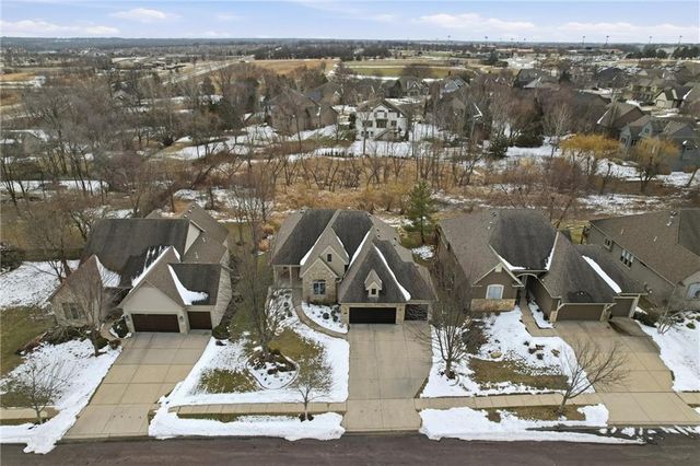 8813 W 160th Street, Overland Park, KS 66083