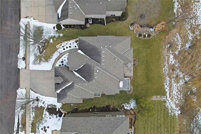8813 W 160th Street, Overland Park, KS 66083