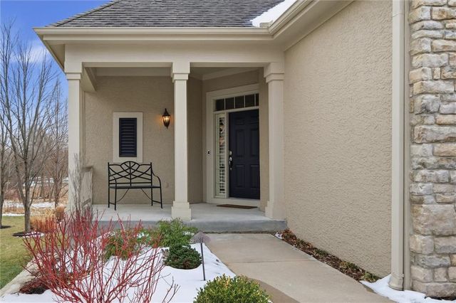 8813 W 160th Street, Overland Park, KS 66083