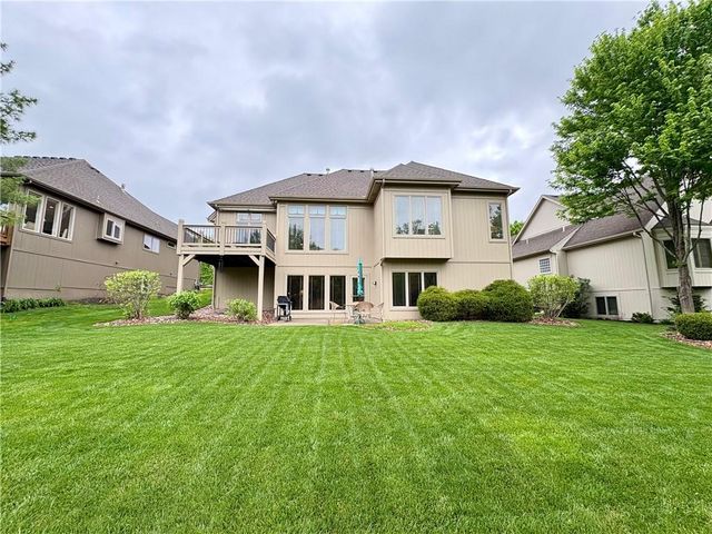 8813 W 160th Street, Overland Park, KS 66083
