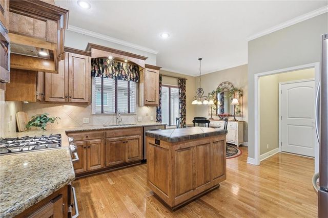 8813 W 160th Street, Overland Park, KS 66083