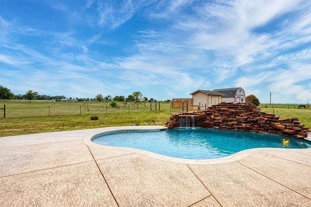 1103 County Road 149 RD, Georgetown, TX 78626
