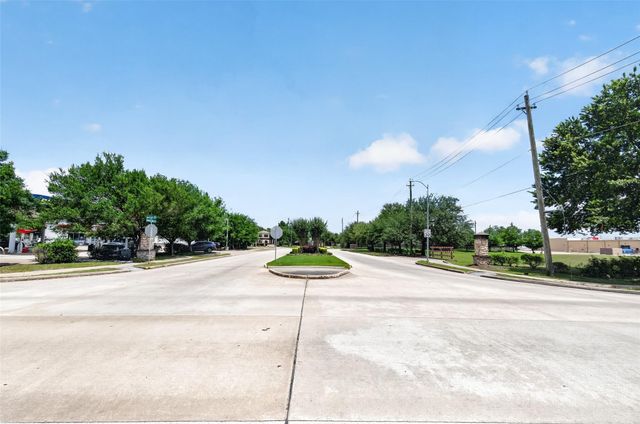 10818 Tallow Briar, Houston, TX 77075