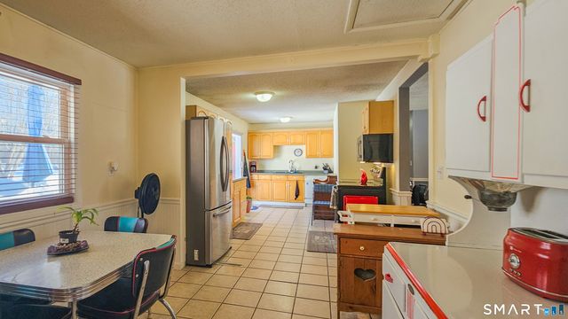 87 Park Avenue, Colchester, CT 06415