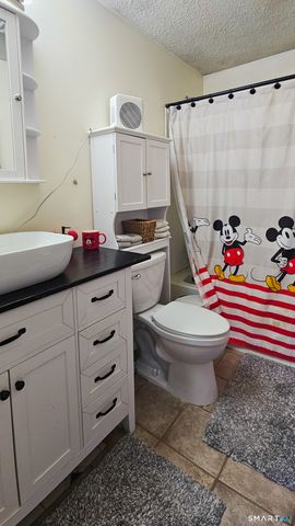 87 Park Avenue, Colchester, CT 06415