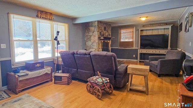 87 Park Avenue, Colchester, CT 06415