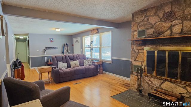 87 Park Avenue, Colchester, CT 06415