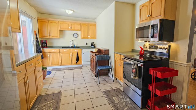 87 Park Avenue, Colchester, CT 06415