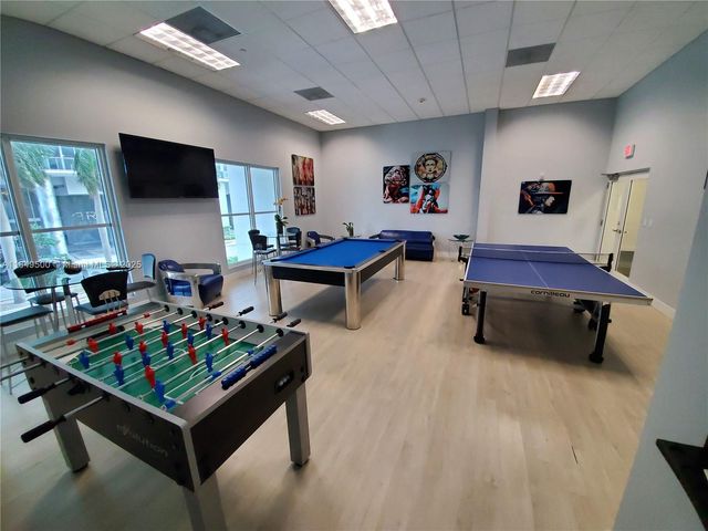 1800 N Bayshore Dr 3808, Miami, FL 33132