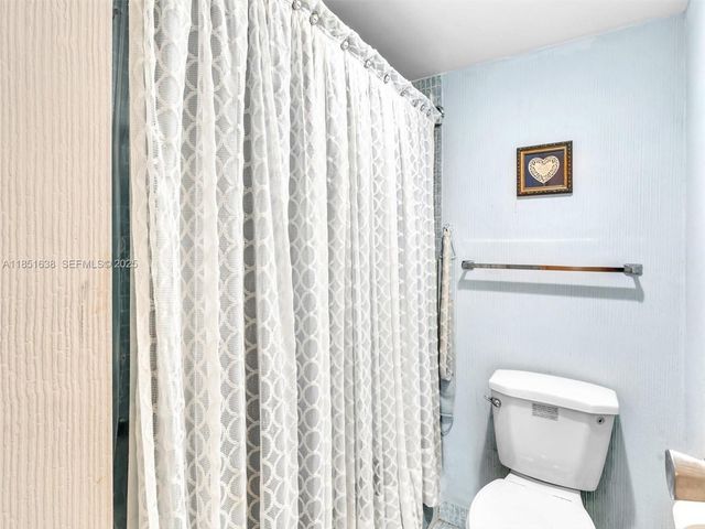 3675 N Country Club Drive 707, Aventura, FL 33180