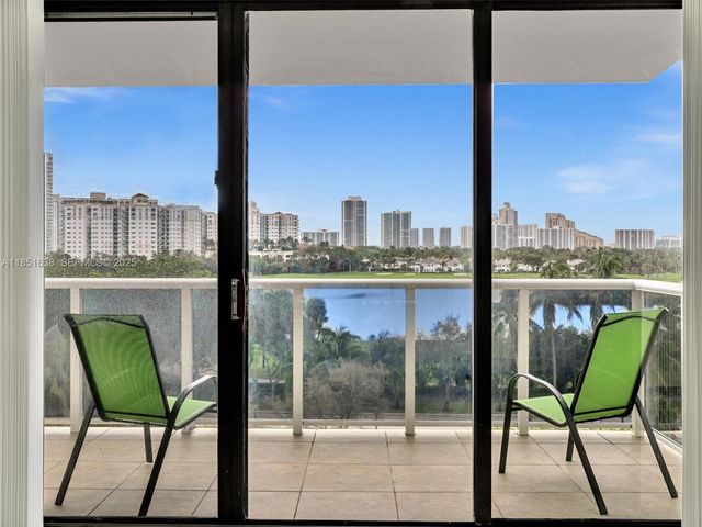 3675 N Country Club Drive 707, Aventura, FL 33180