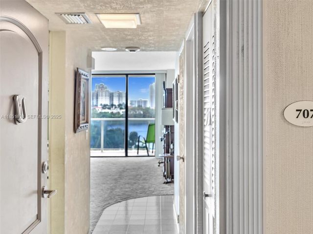 3675 N Country Club Drive 707, Aventura, FL 33180