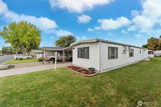 1031 SE Scenic View Drive, College Place, WA 99324