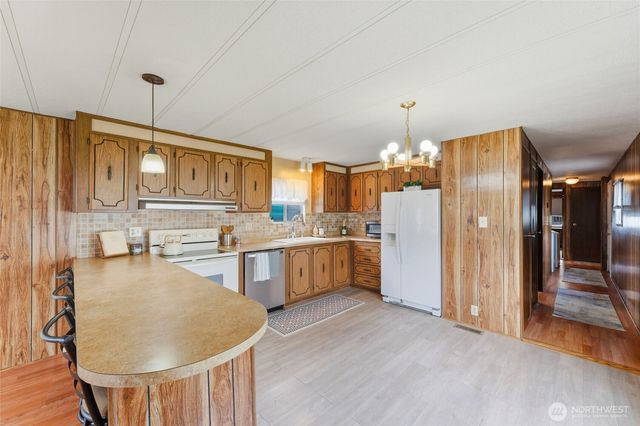 1031 SE Scenic View Drive, College Place, WA 99324