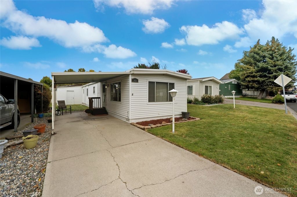 1031 SE Scenic View Drive, College Place, WA 99324