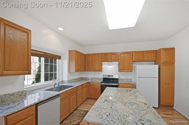 34376 Giannetti Drive, Sterling Heights, MI 48312