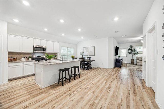 4323 Oakdale Mist Drive, Dickinson, TX 77539