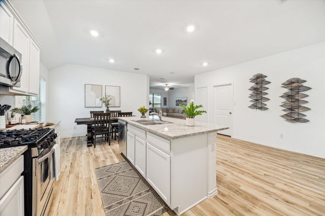 4323 Oakdale Mist Drive, Dickinson, TX 77539