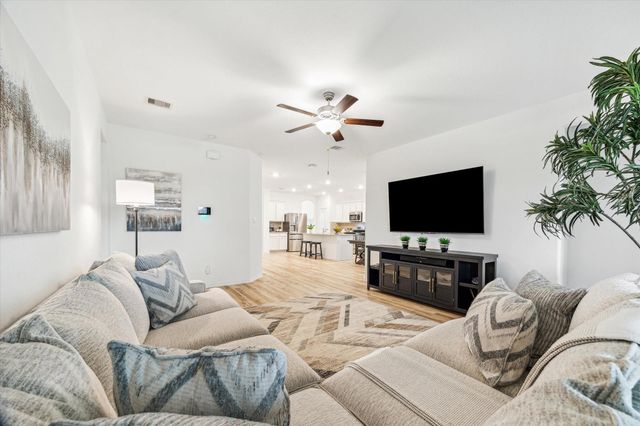 4323 Oakdale Mist Drive, Dickinson, TX 77539