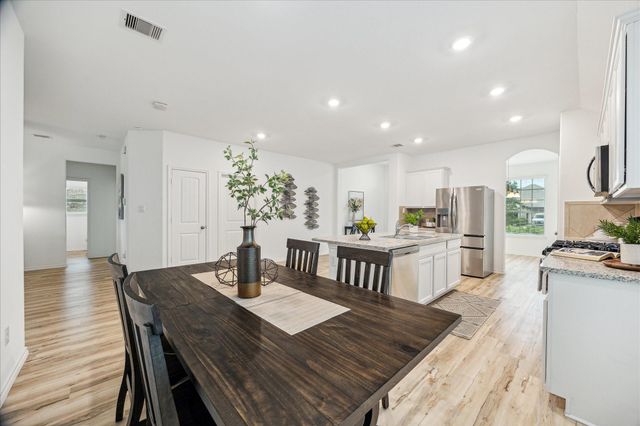 4323 Oakdale Mist Drive, Dickinson, TX 77539