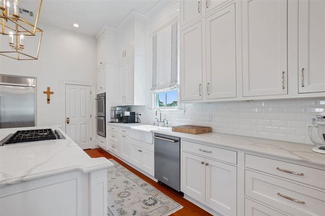 1211 Saint Anne Avenue, Lake Charles, LA 70601