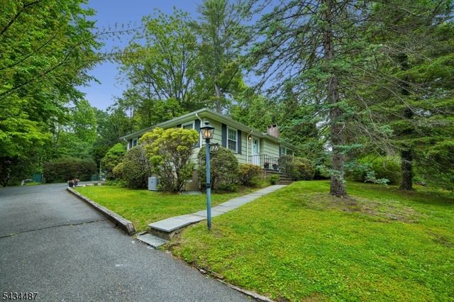 137 Beekman Rd, Summit City, NJ 07901