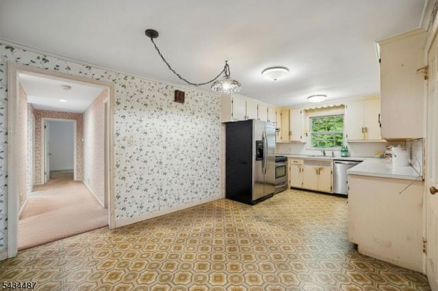 137 Beekman Rd, Summit City, NJ 07901