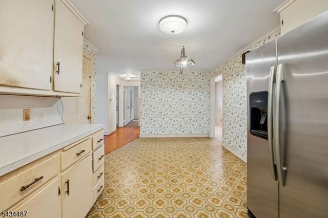 137 Beekman Rd, Summit City, NJ 07901