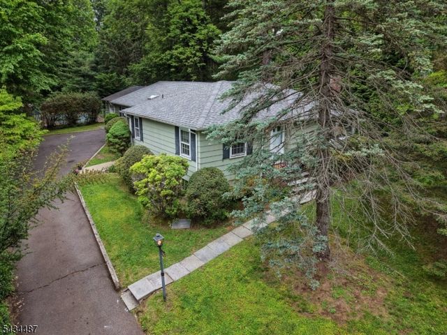 137 Beekman Rd, Summit City, NJ 07901