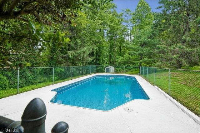 137 Beekman Rd, Summit City, NJ 07901