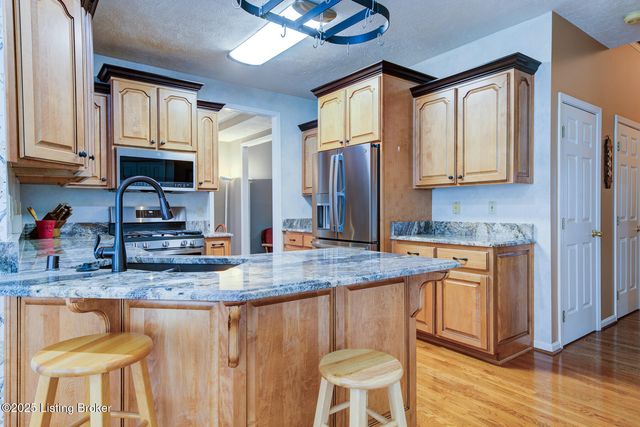 13408 Forest Springs Dr, Louisville, KY 40245