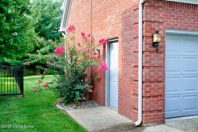 13408 Forest Springs Dr, Louisville, KY 40245