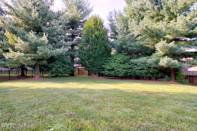 13408 Forest Springs Dr, Louisville, KY 40245