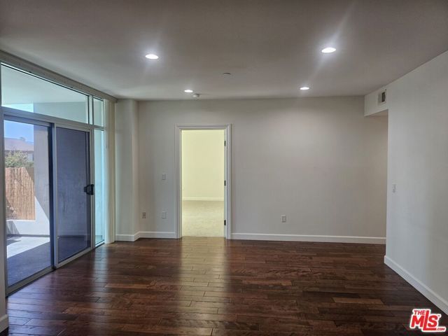 332 S Oxford Avenue 201, Los Angeles, CA 90020