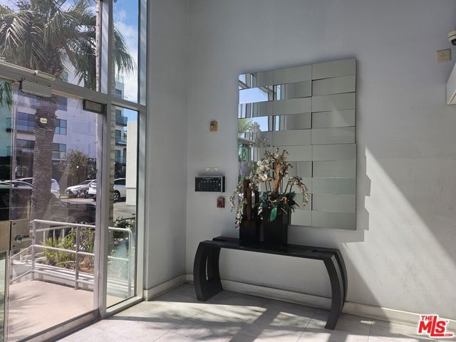 332 S Oxford Avenue 201, Los Angeles, CA 90020