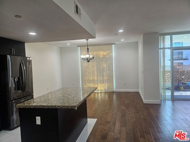 332 S Oxford Avenue 201, Los Angeles, CA 90020