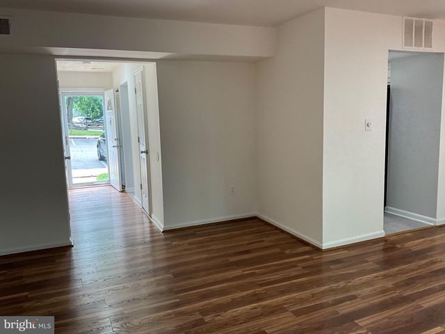 2023 MAYFLOWER DR, Woodbridge, VA 22192