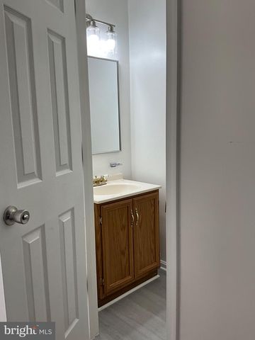 2023 MAYFLOWER DR, Woodbridge, VA 22192