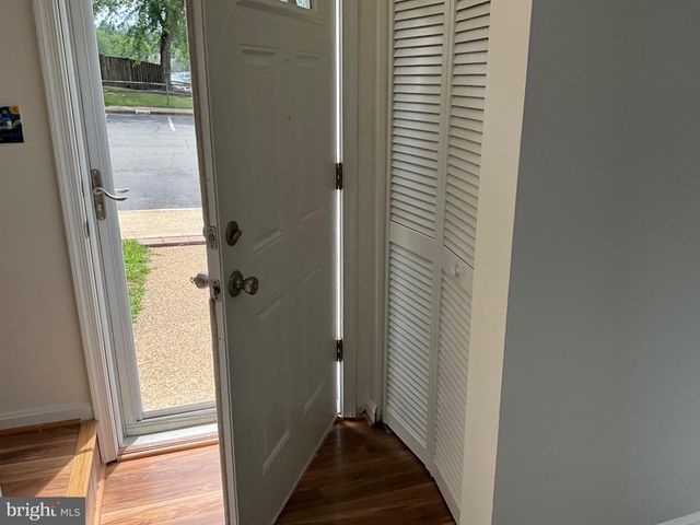 2023 MAYFLOWER DR, Woodbridge, VA 22192