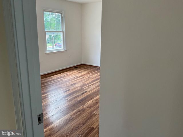 2023 MAYFLOWER DR, Woodbridge, VA 22192