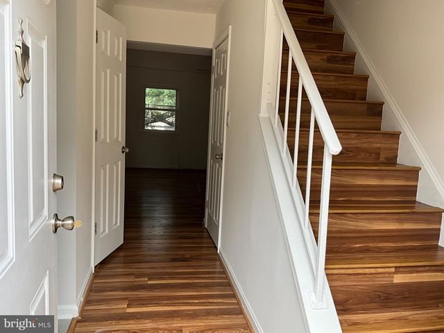 2023 MAYFLOWER DR, Woodbridge, VA 22192