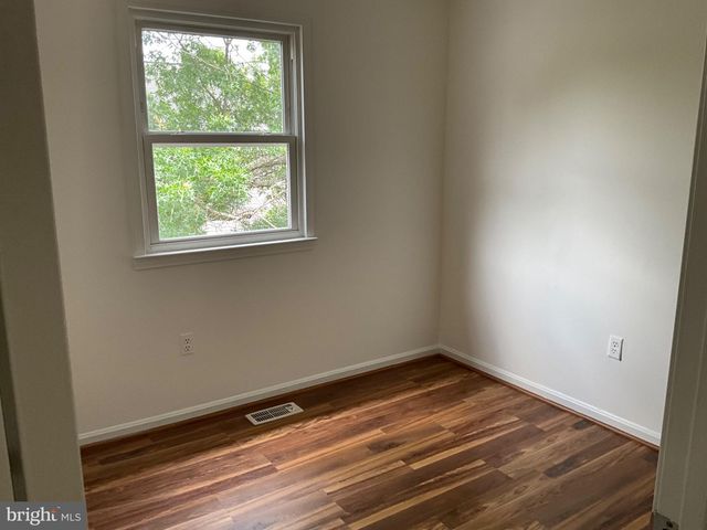 2023 MAYFLOWER DR, Woodbridge, VA 22192